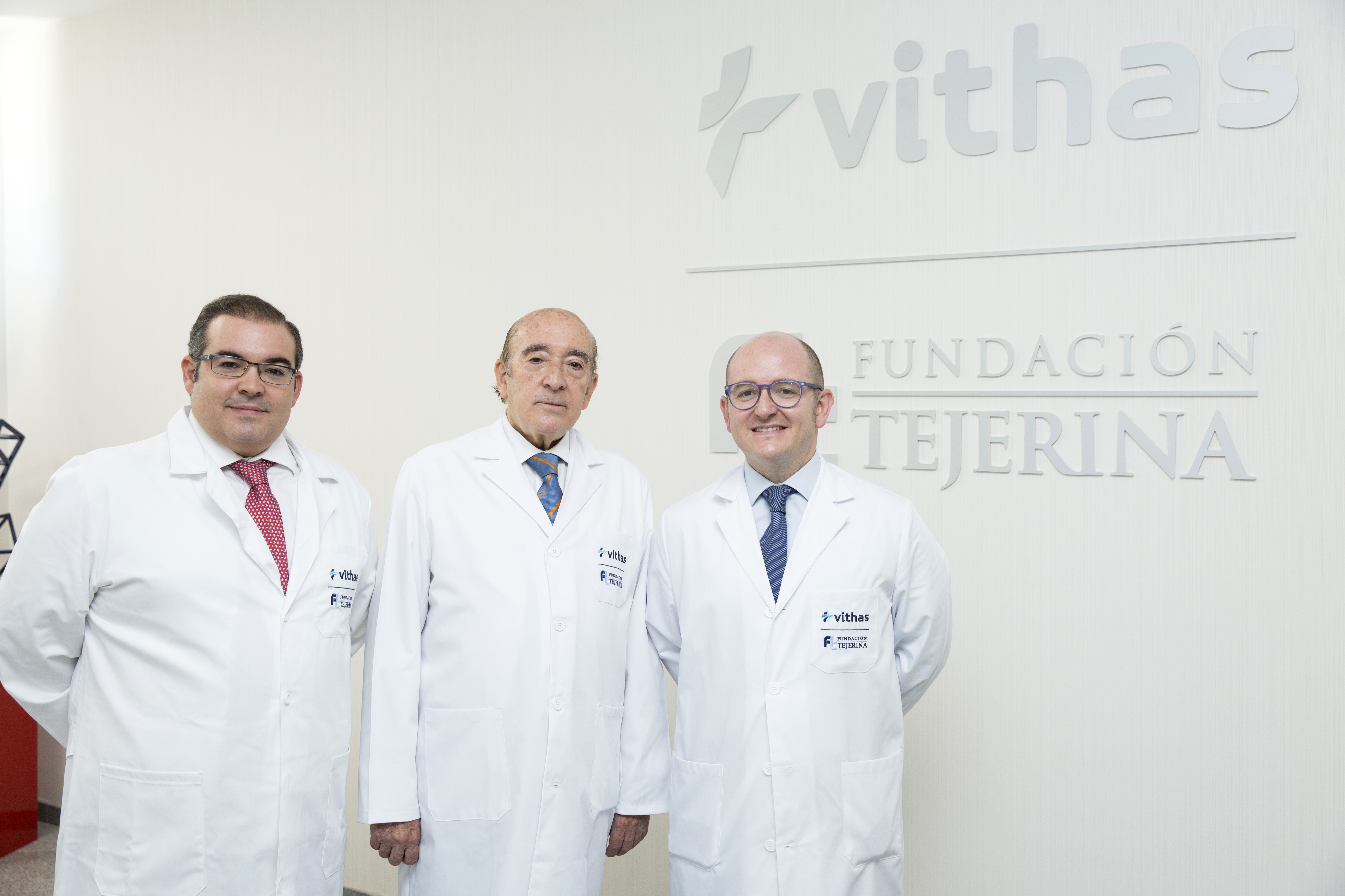 El doctor Armando Tejerina y sus hijos, los doctores Antonio y Alejandro Tejerina.