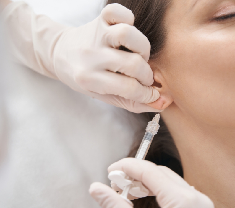 doctor cosmetologist making beauty injection in wo 2023 11 27 05 24 46 utc